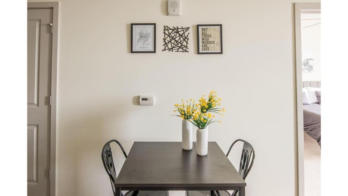 Stunning Nulu 1Br Cozysuites 03 Louisville Luaran gambar